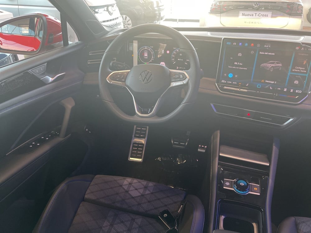 Volkswagen Tiguan nuova a Salerno (16)