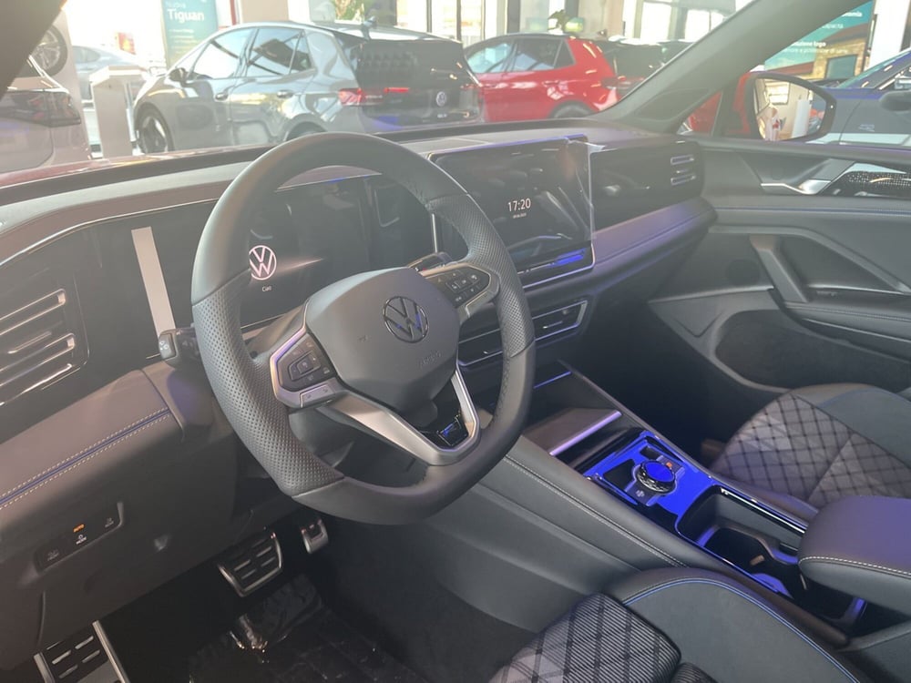 Volkswagen Tiguan nuova a Salerno (17)
