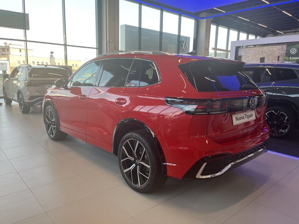 Volkswagen Tiguan nuova a Salerno (6)