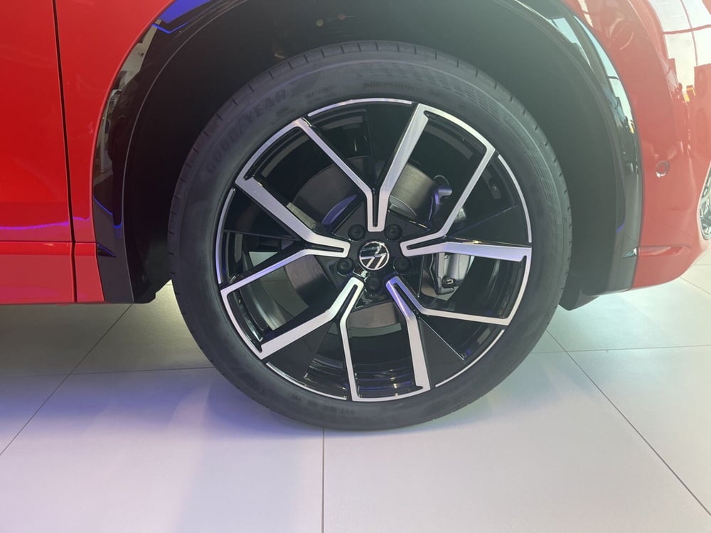 Volkswagen Tiguan nuova a Salerno (7)