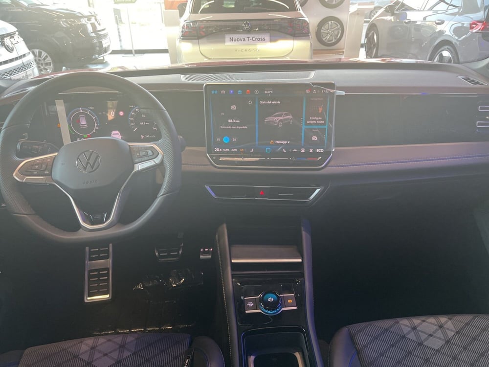 Volkswagen Tiguan nuova a Salerno (9)