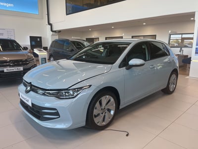 Volkswagen Golf 2.0 TDI SCR Life nuova a Salerno