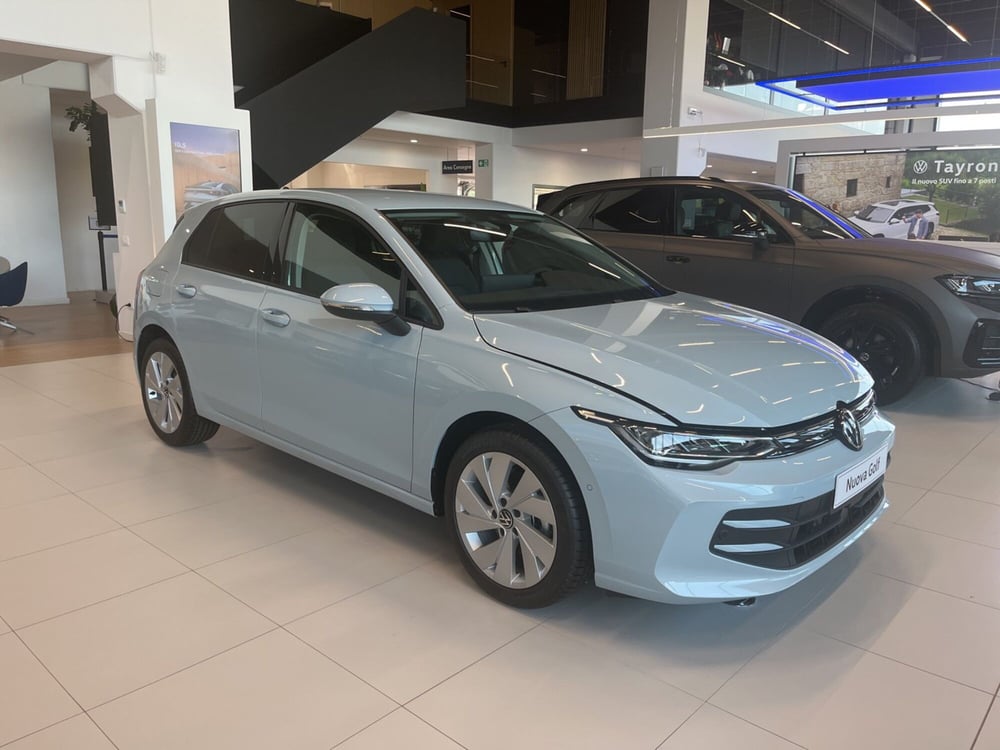 Volkswagen Golf nuova a Salerno (4)