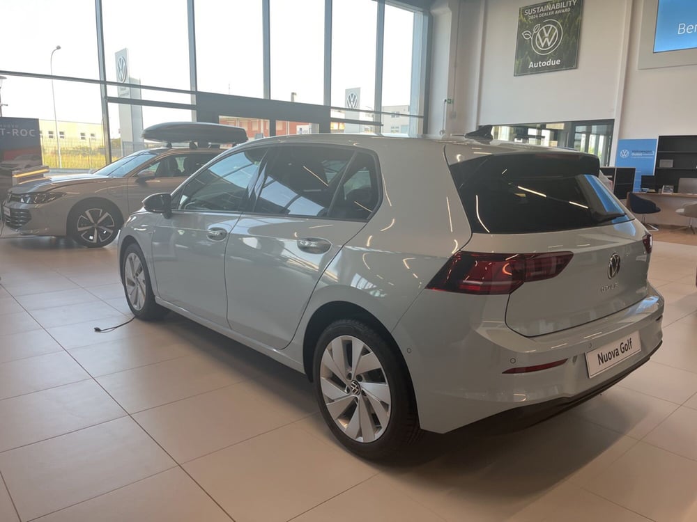 Volkswagen Golf nuova a Salerno (6)