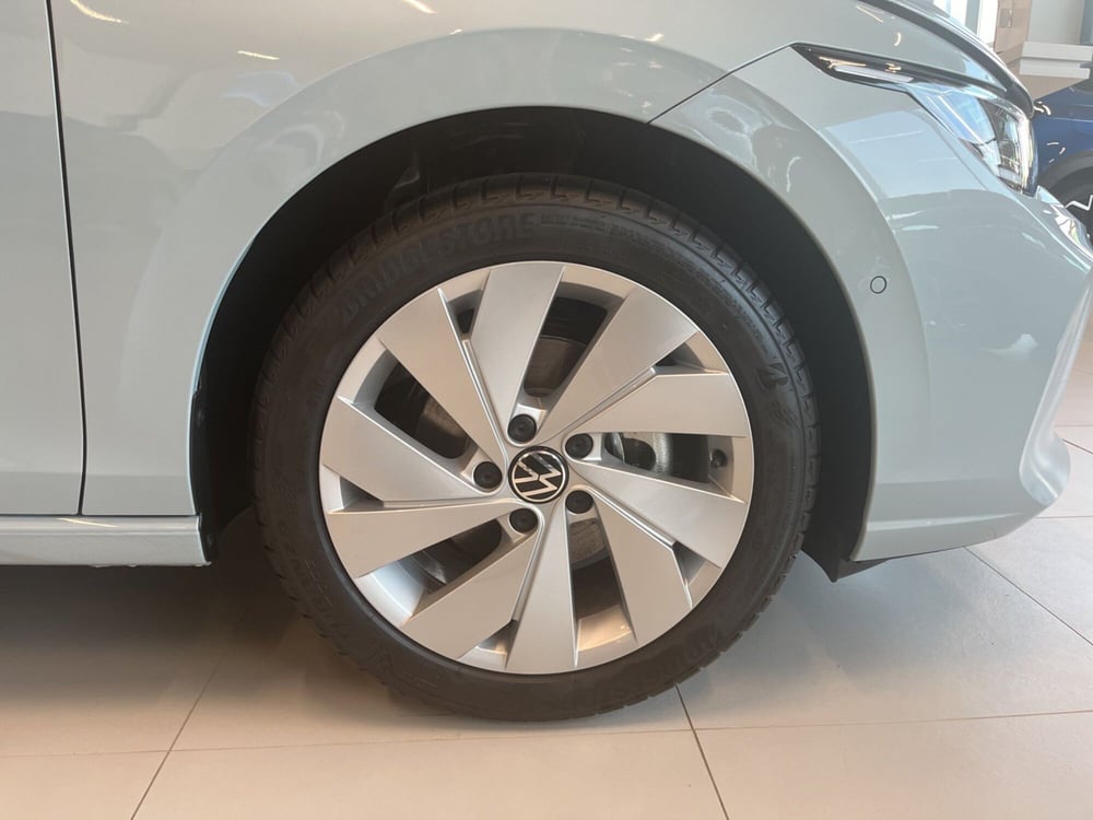 Volkswagen Golf nuova a Salerno (7)