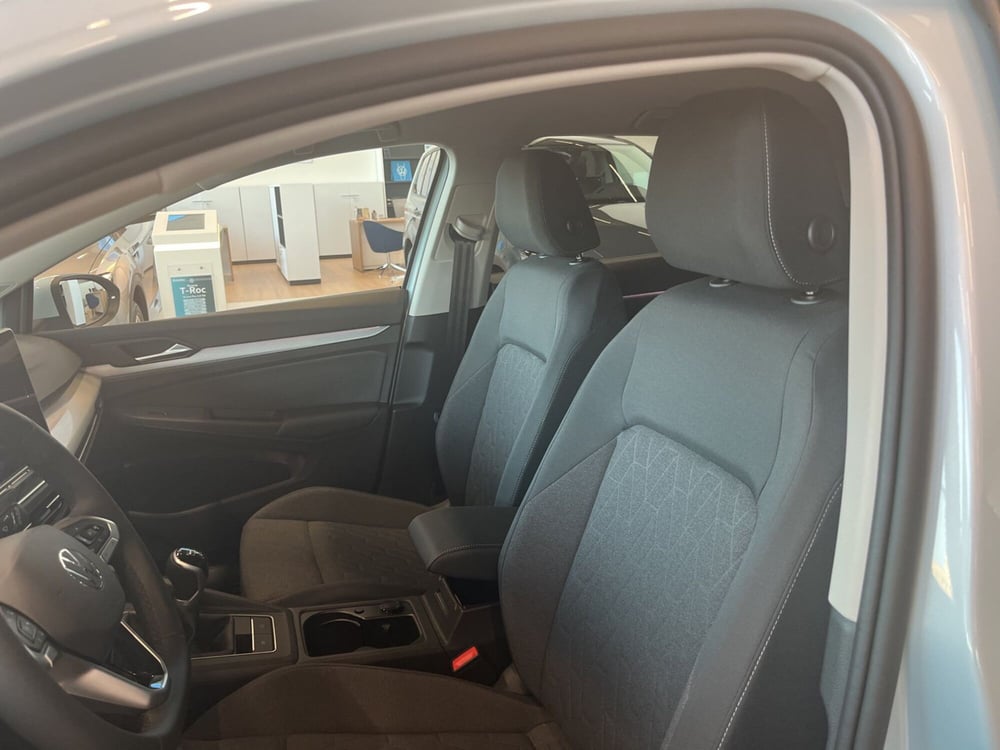 Volkswagen Golf nuova a Salerno (8)