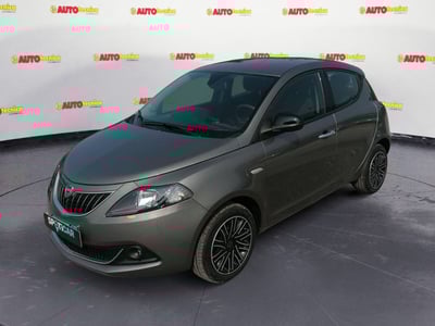 Lancia Ypsilon 1.0 FireFly 5 porte S&amp;S Hybrid Ecochic Silver del 2022 usata a Buggiano