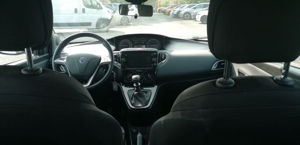 Lancia Ypsilon usata a Pistoia (10)