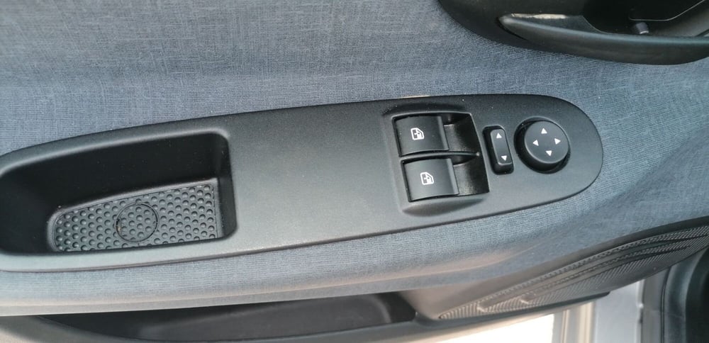 Lancia Ypsilon usata a Pistoia (12)