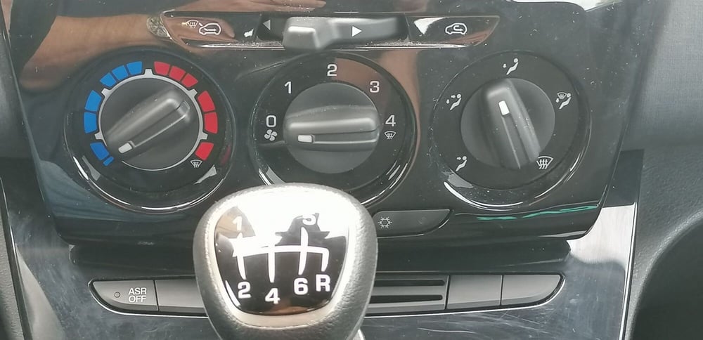 Lancia Ypsilon usata a Pistoia (16)
