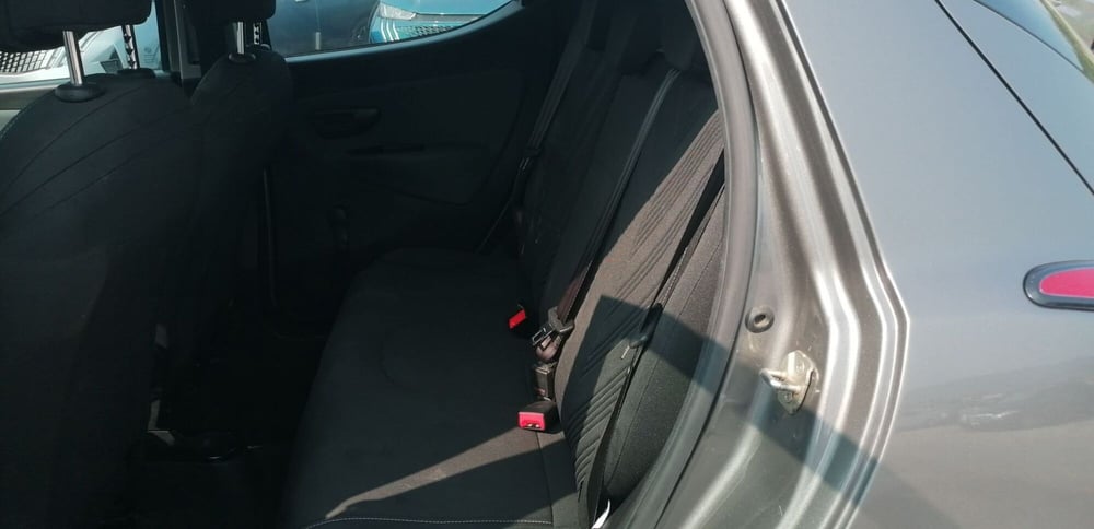 Lancia Ypsilon usata a Pistoia (9)