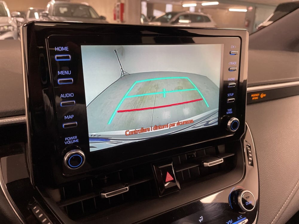 Toyota Corolla Touring Sports usata a Varese (12)