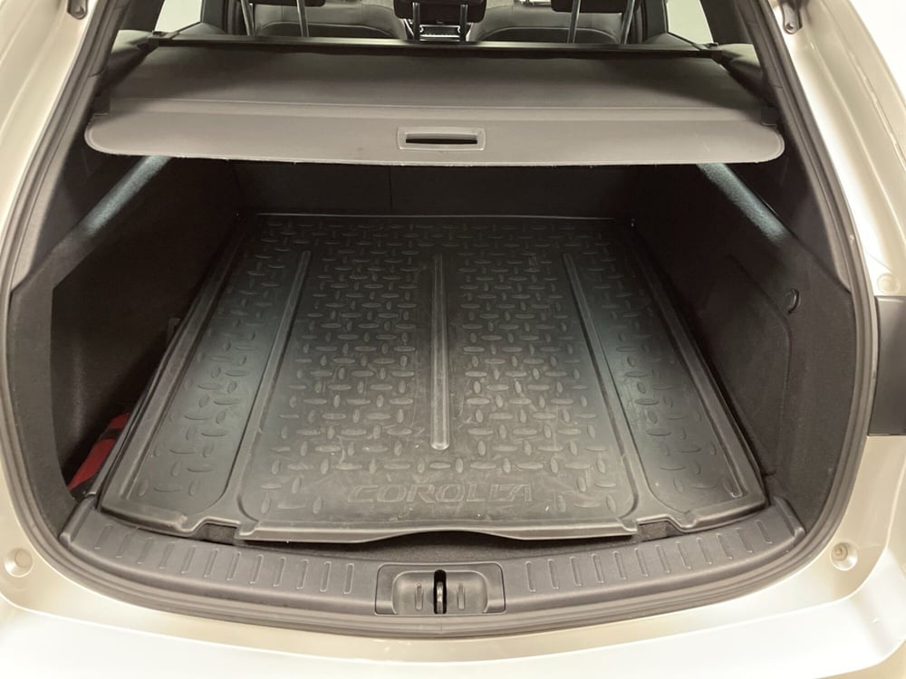 Toyota Corolla Touring Sports usata a Varese (13)