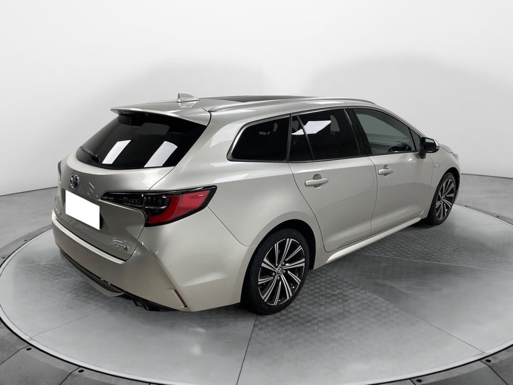 Toyota Corolla Touring Sports usata a Varese (6)