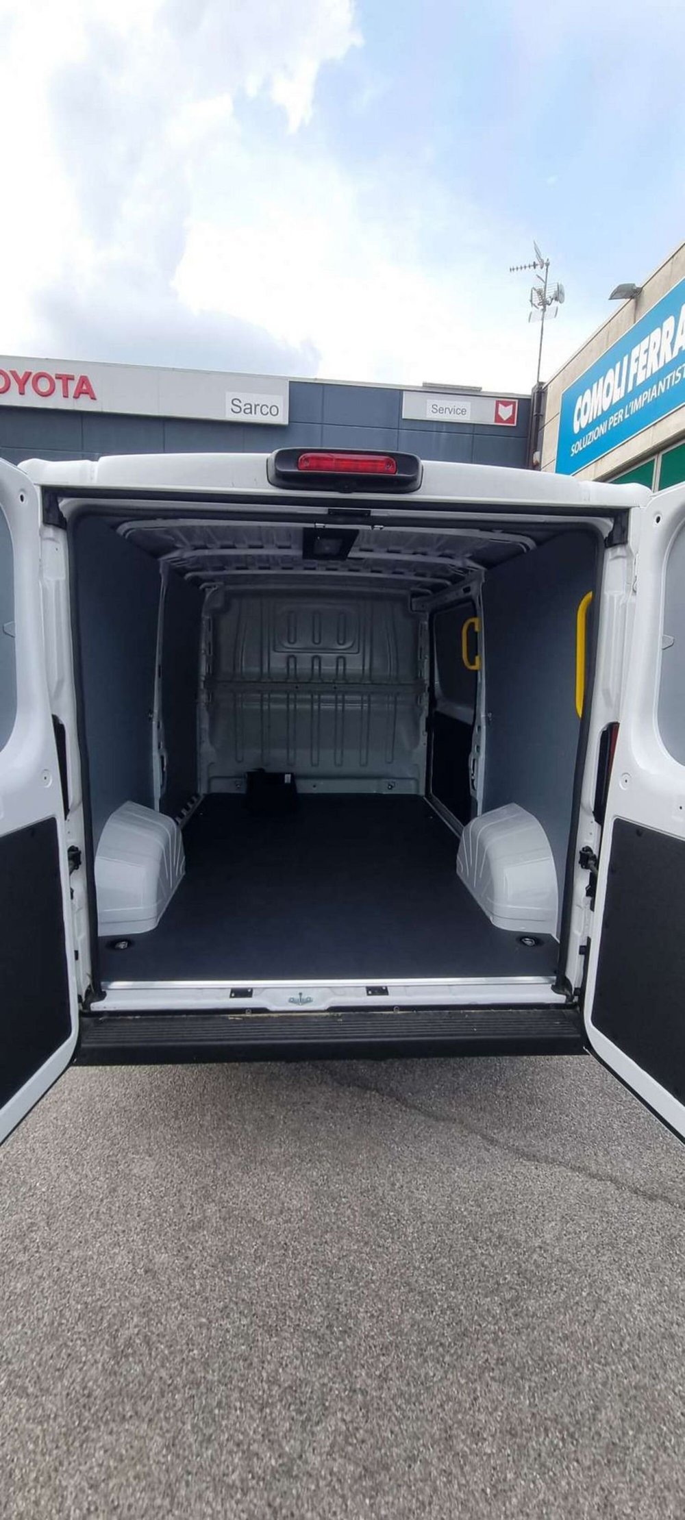 Toyota Proace Max Furgone nuova a Bergamo (13)