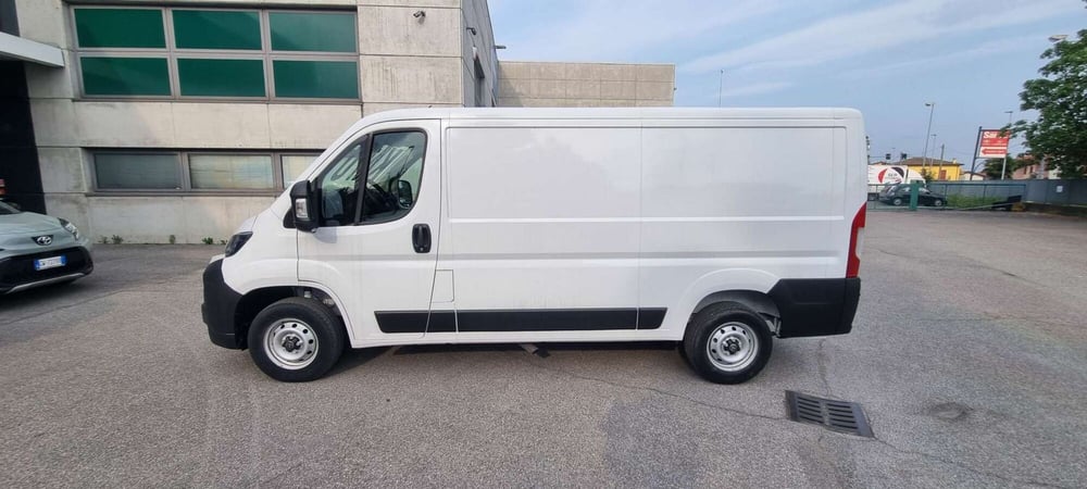 Toyota Proace Max Furgone nuova a Bergamo (2)