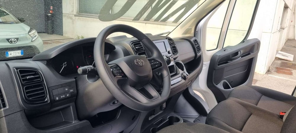 Toyota Proace Max Furgone nuova a Bergamo (6)