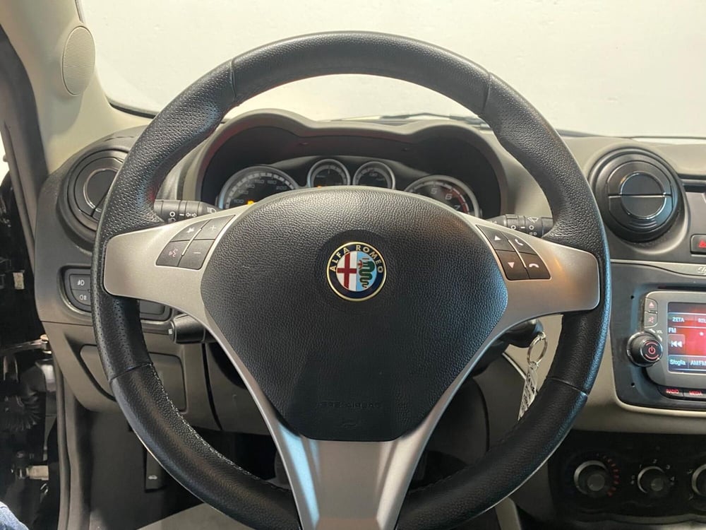 Alfa Romeo MiTo usata a Milano (12)