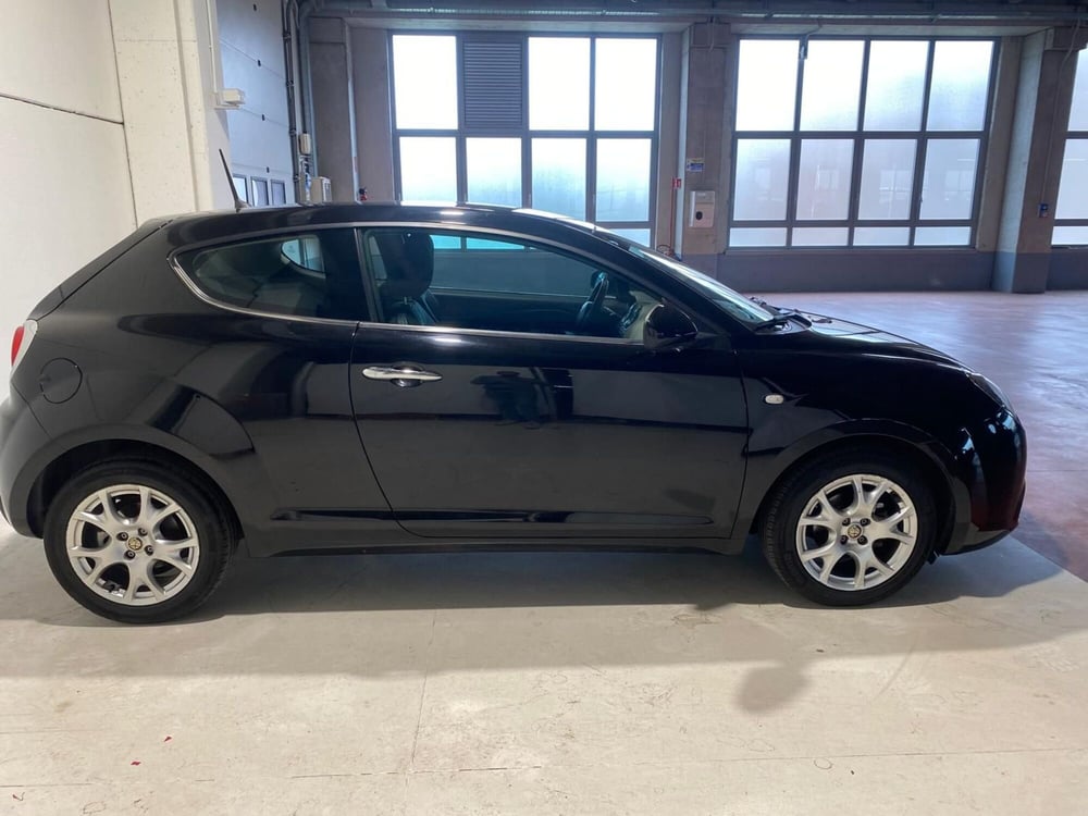 Alfa Romeo MiTo usata a Milano (7)