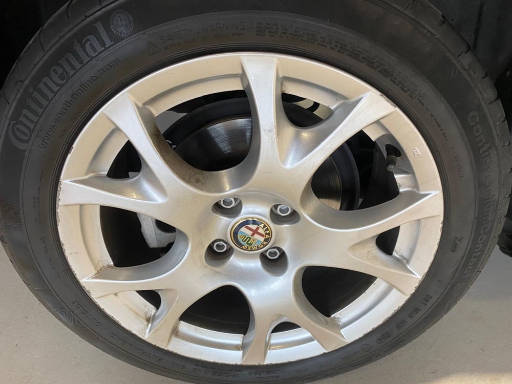 Alfa Romeo MiTo usata a Milano (9)