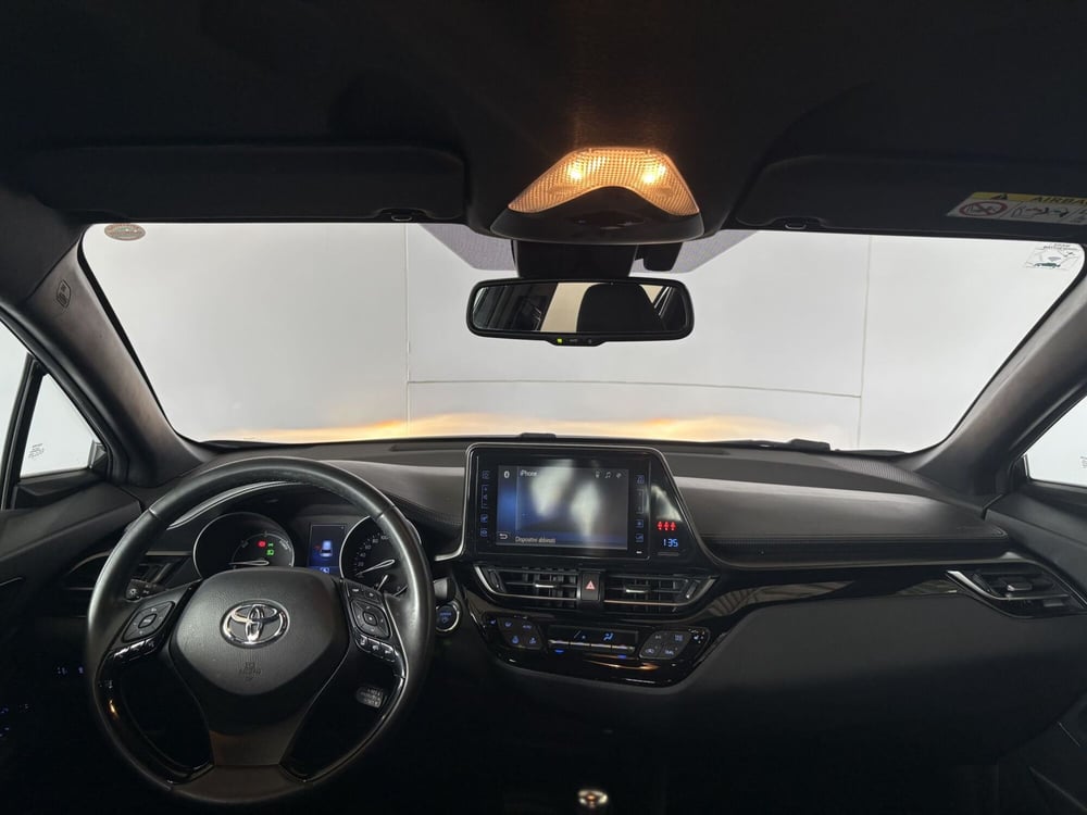 Toyota Toyota C-HR usata a Monza e Brianza (8)