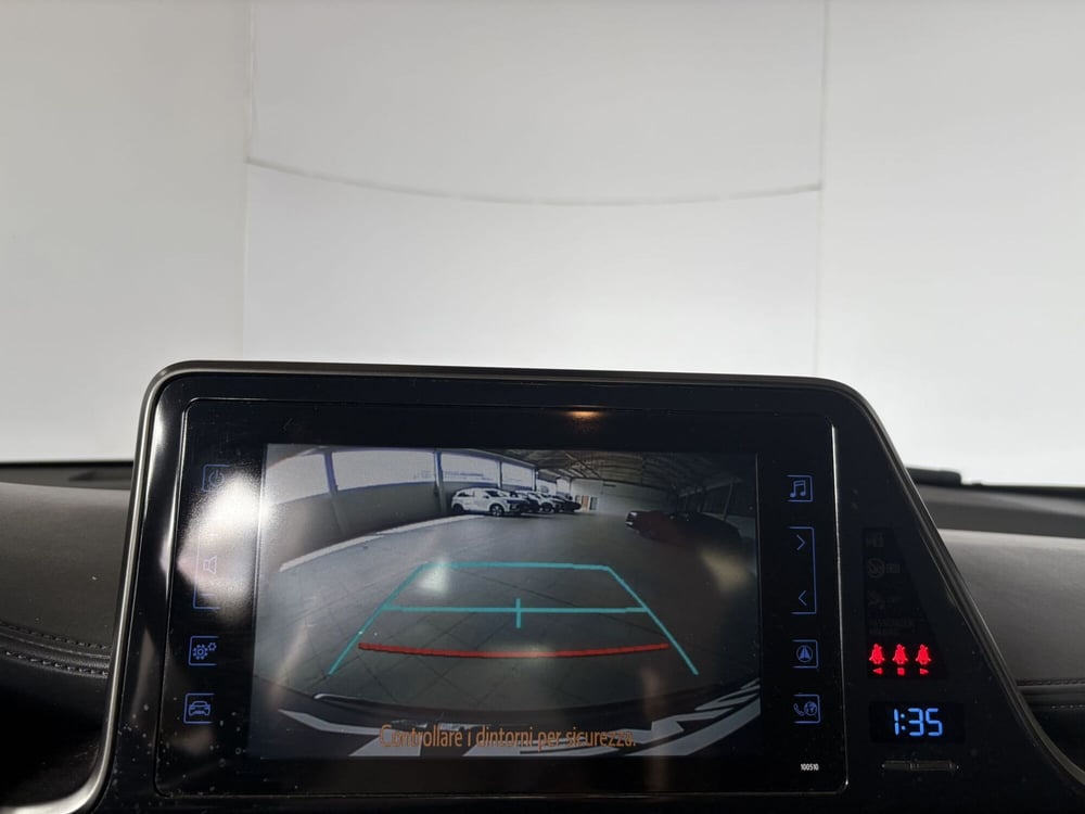 Toyota Toyota C-HR usata a Monza e Brianza (9)