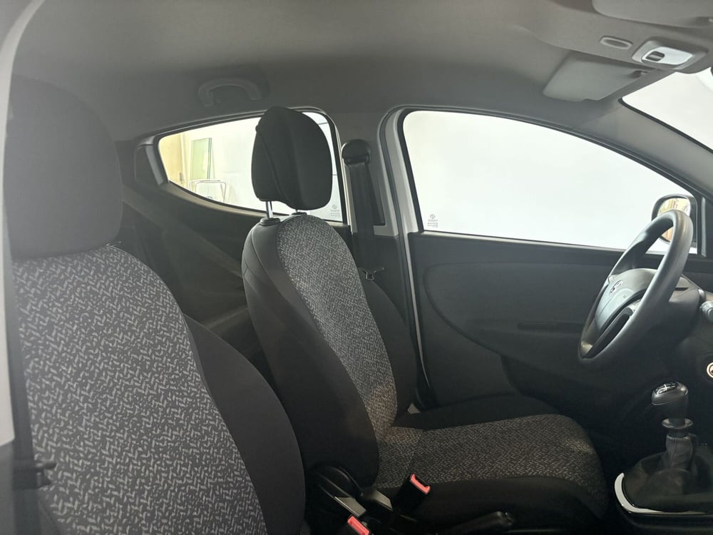 Lancia Ypsilon usata a Monza e Brianza (12)
