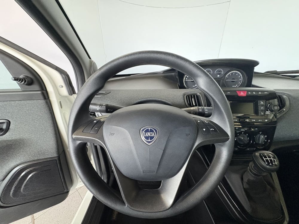 Lancia Ypsilon usata a Monza e Brianza (15)