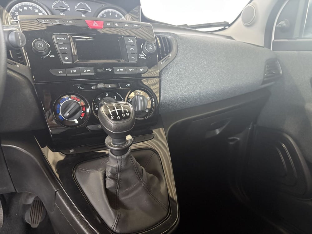 Lancia Ypsilon usata a Monza e Brianza (18)