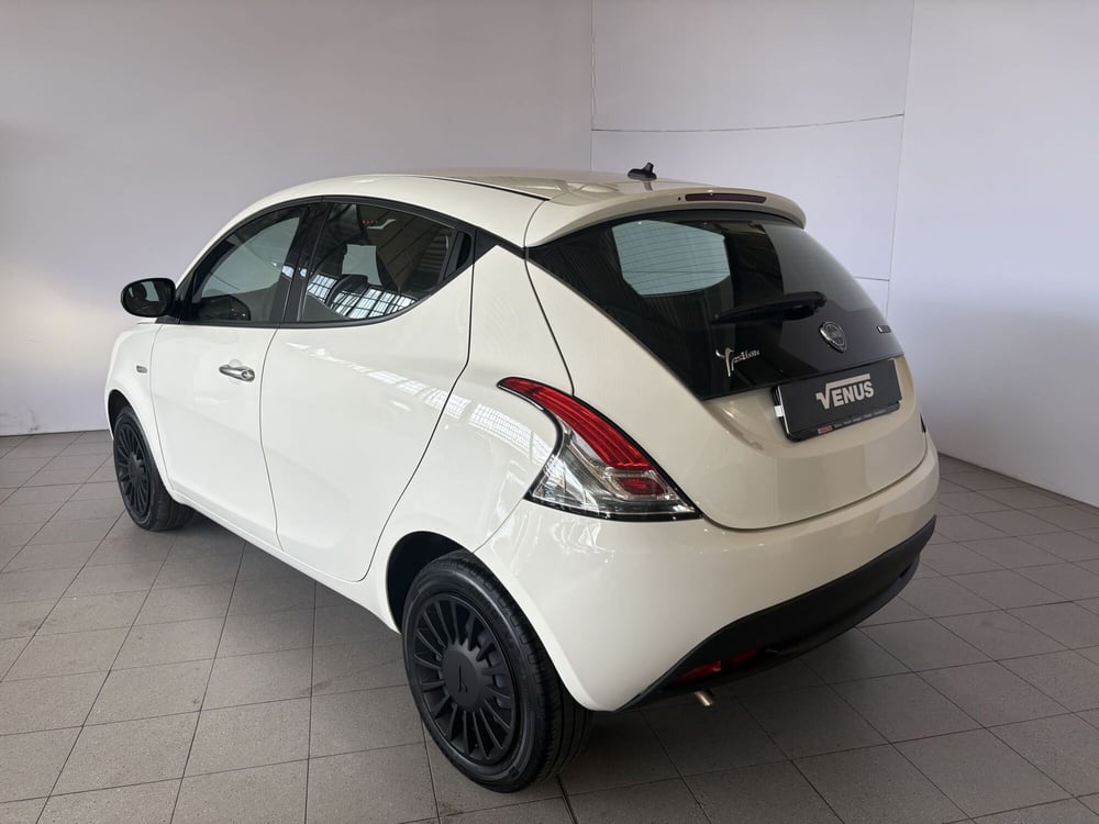 Lancia Ypsilon usata a Monza e Brianza (4)