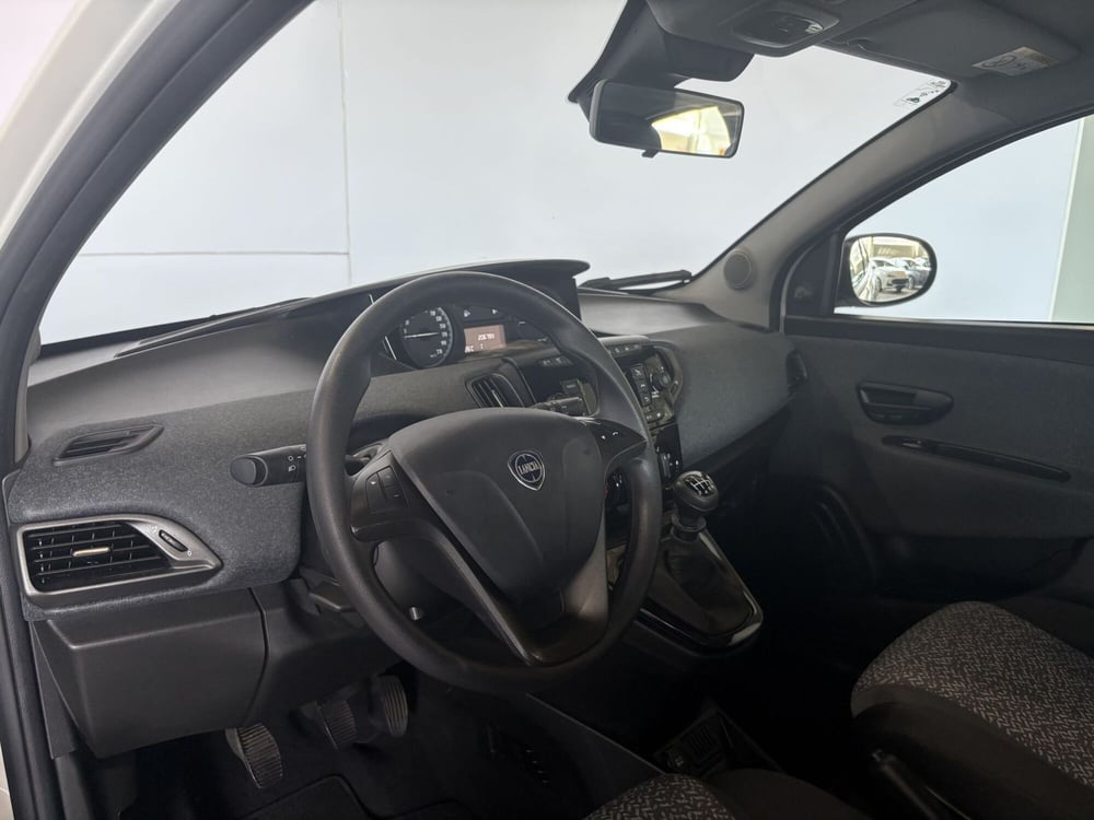 Lancia Ypsilon usata a Monza e Brianza (8)