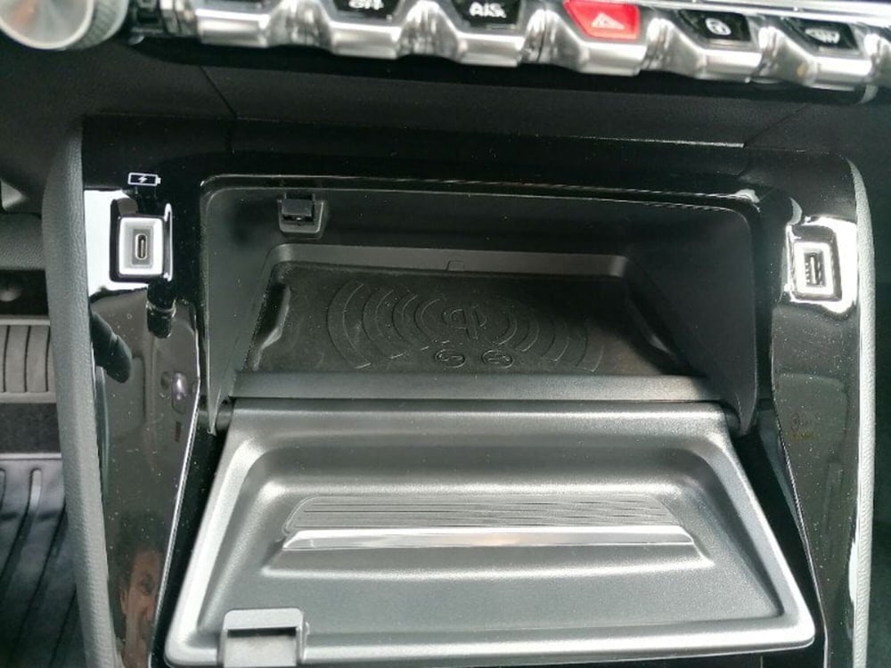 Peugeot 2008 usata a Milano (17)