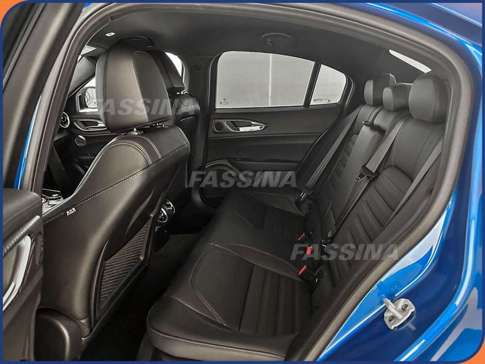 Alfa Romeo Giulia nuova a Milano (10)