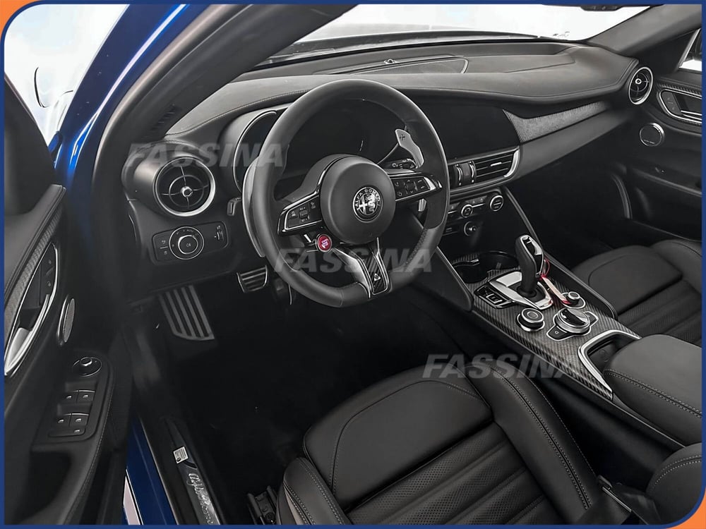 Alfa Romeo Giulia nuova a Milano (11)