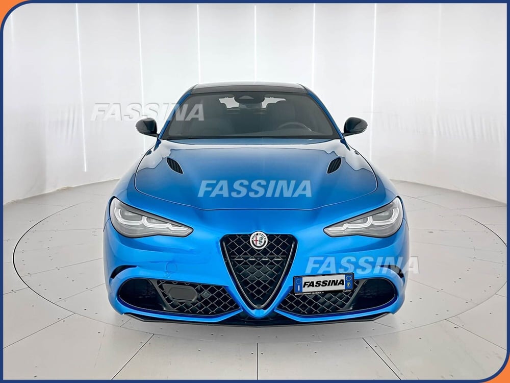 Alfa Romeo Giulia nuova a Milano (2)