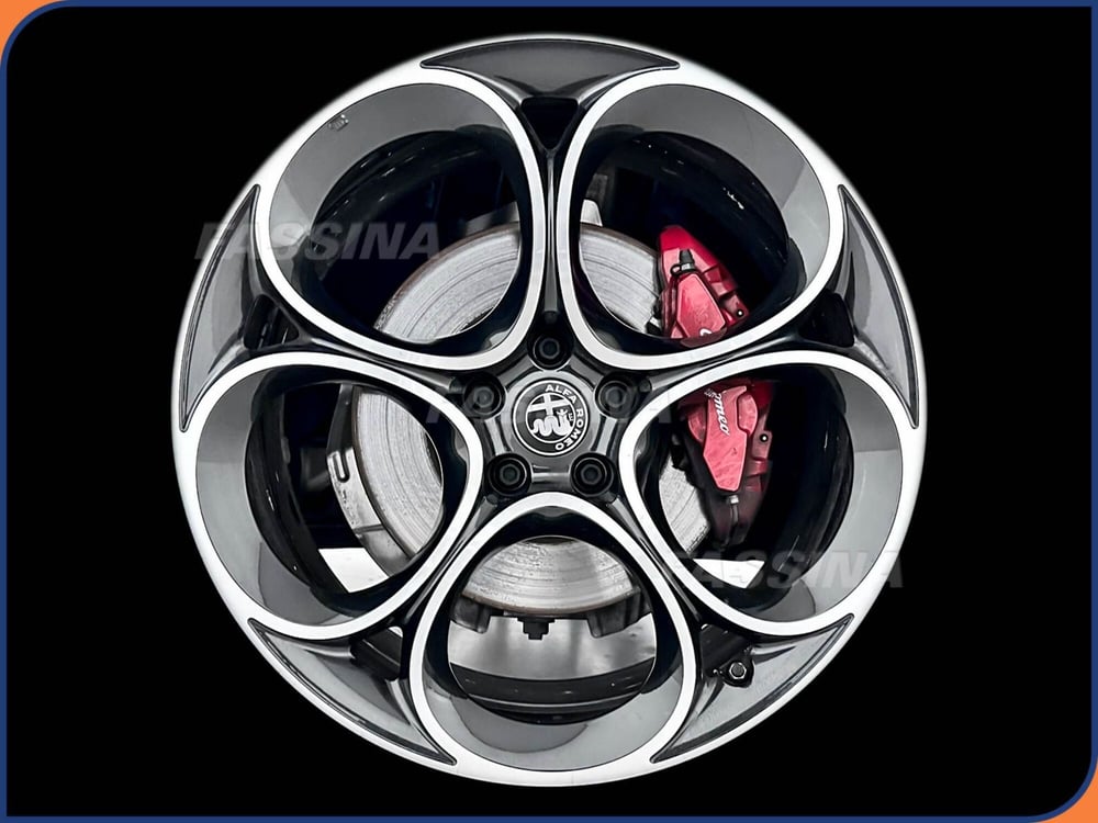 Alfa Romeo Stelvio usata a Milano (7)