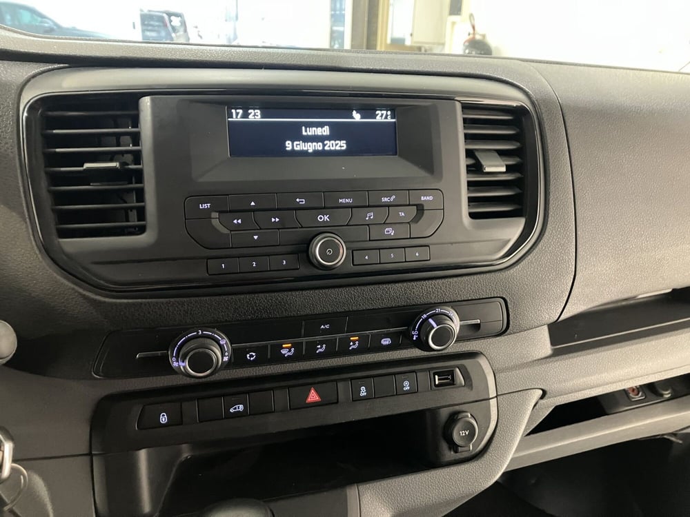 Opel Vivaro Furgone usata a Parma (11)