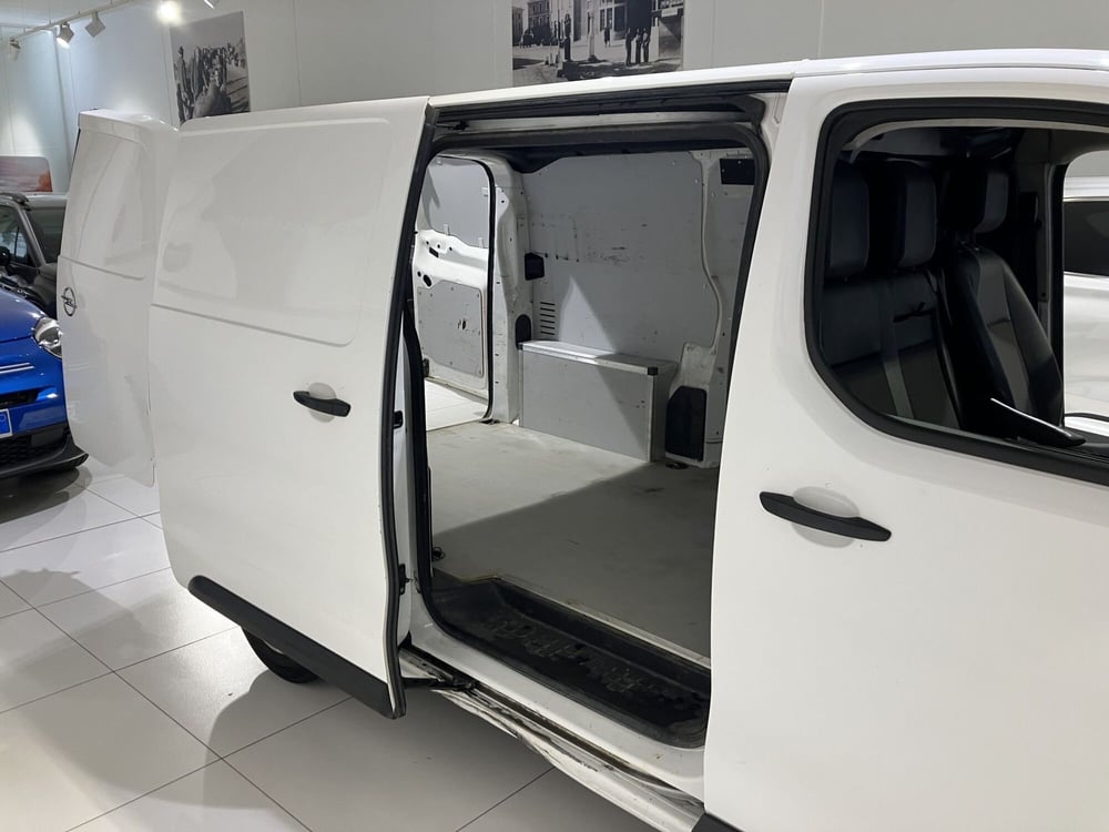 Opel Vivaro Furgone usata a Parma (8)