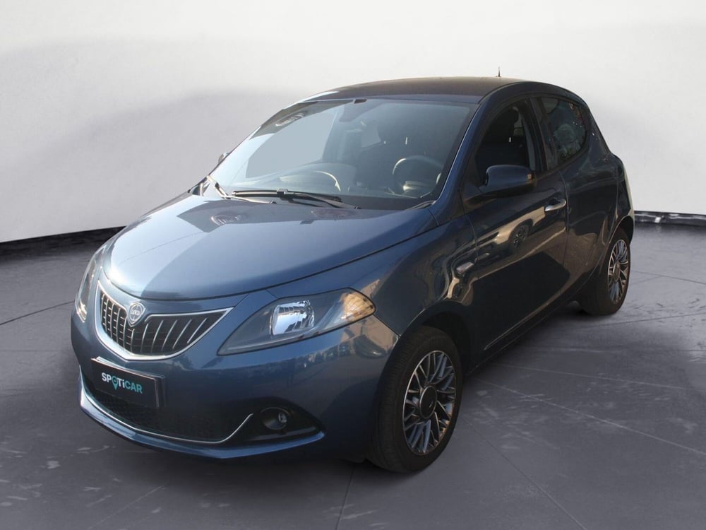 Lancia Ypsilon usata a Catania