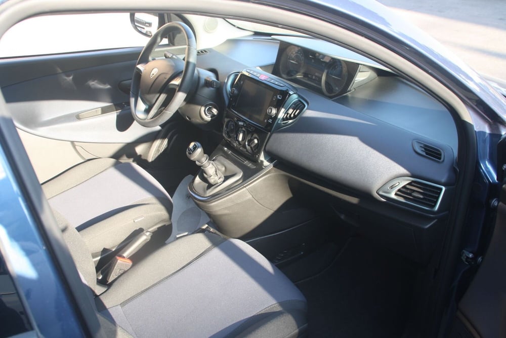 Lancia Ypsilon usata a Catania (14)