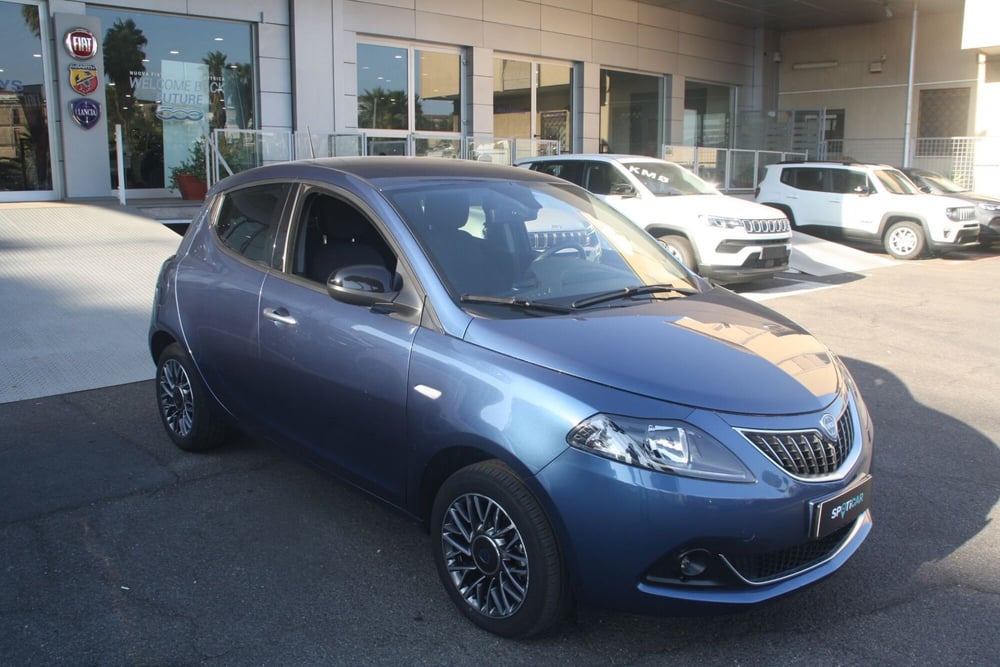 Lancia Ypsilon usata a Catania (2)
