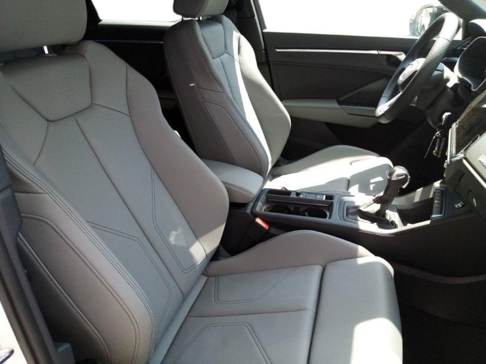 Audi Q3 Sportback nuova a Bari (12)