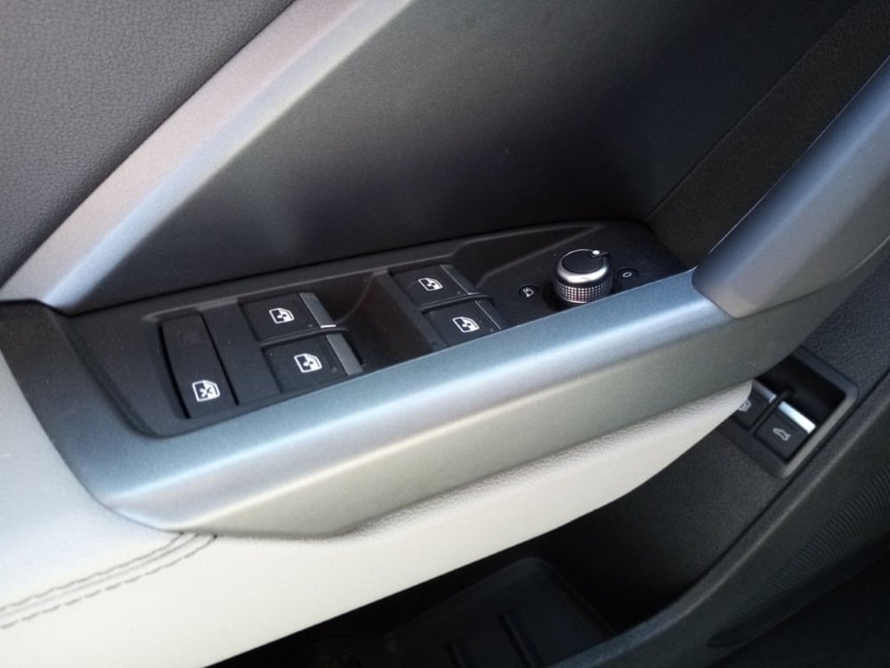 Audi Q3 Sportback nuova a Bari (19)