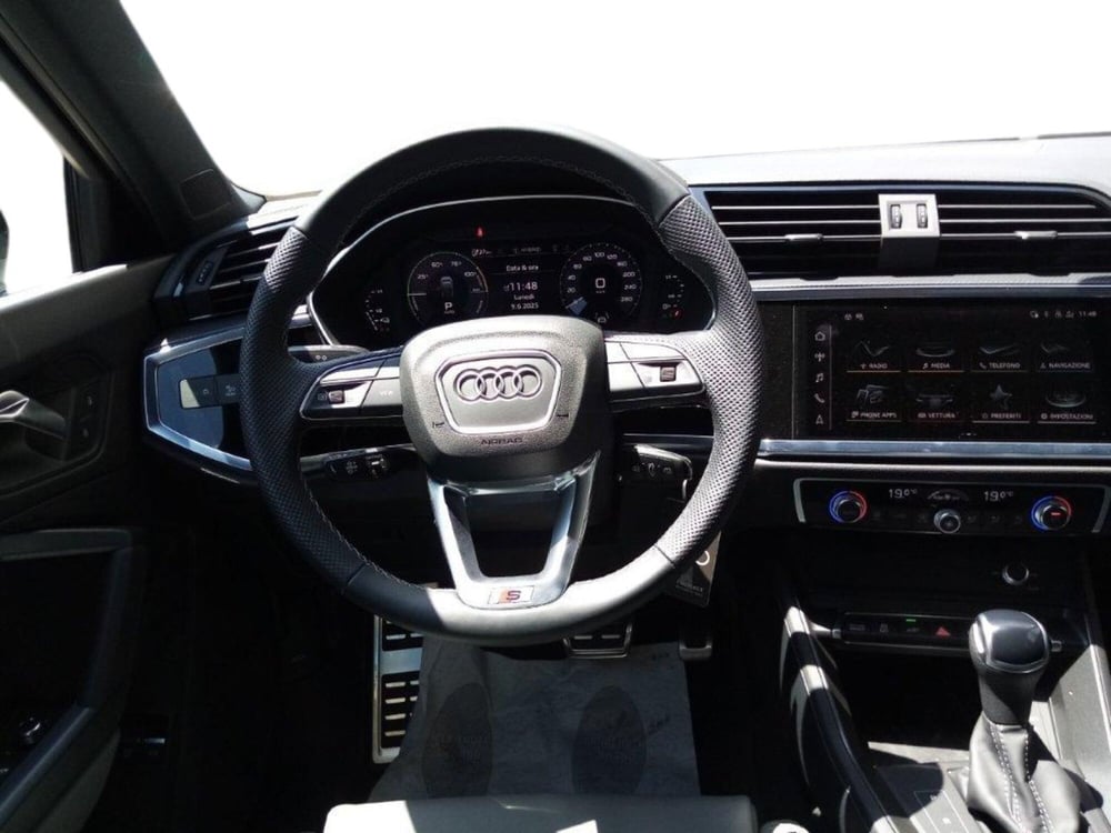 Audi Q3 Sportback nuova a Bari (3)