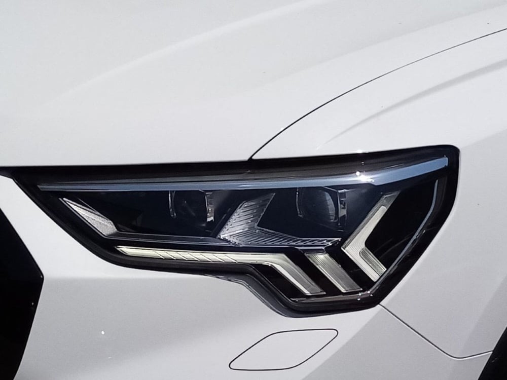 Audi Q3 Sportback nuova a Bari (5)