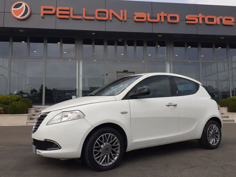 Lancia Ypsilon usata a Modena