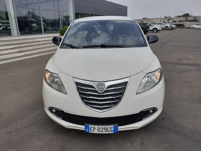 Lancia Ypsilon usata a Modena (2)