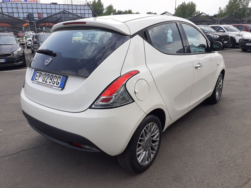 Lancia Ypsilon usata a Modena (4)