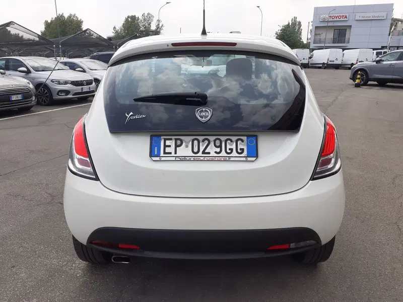 Lancia Ypsilon usata a Modena (5)