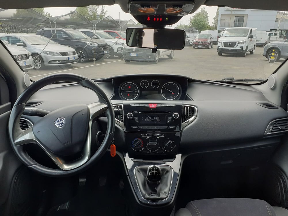 Lancia Ypsilon usata a Modena (8)